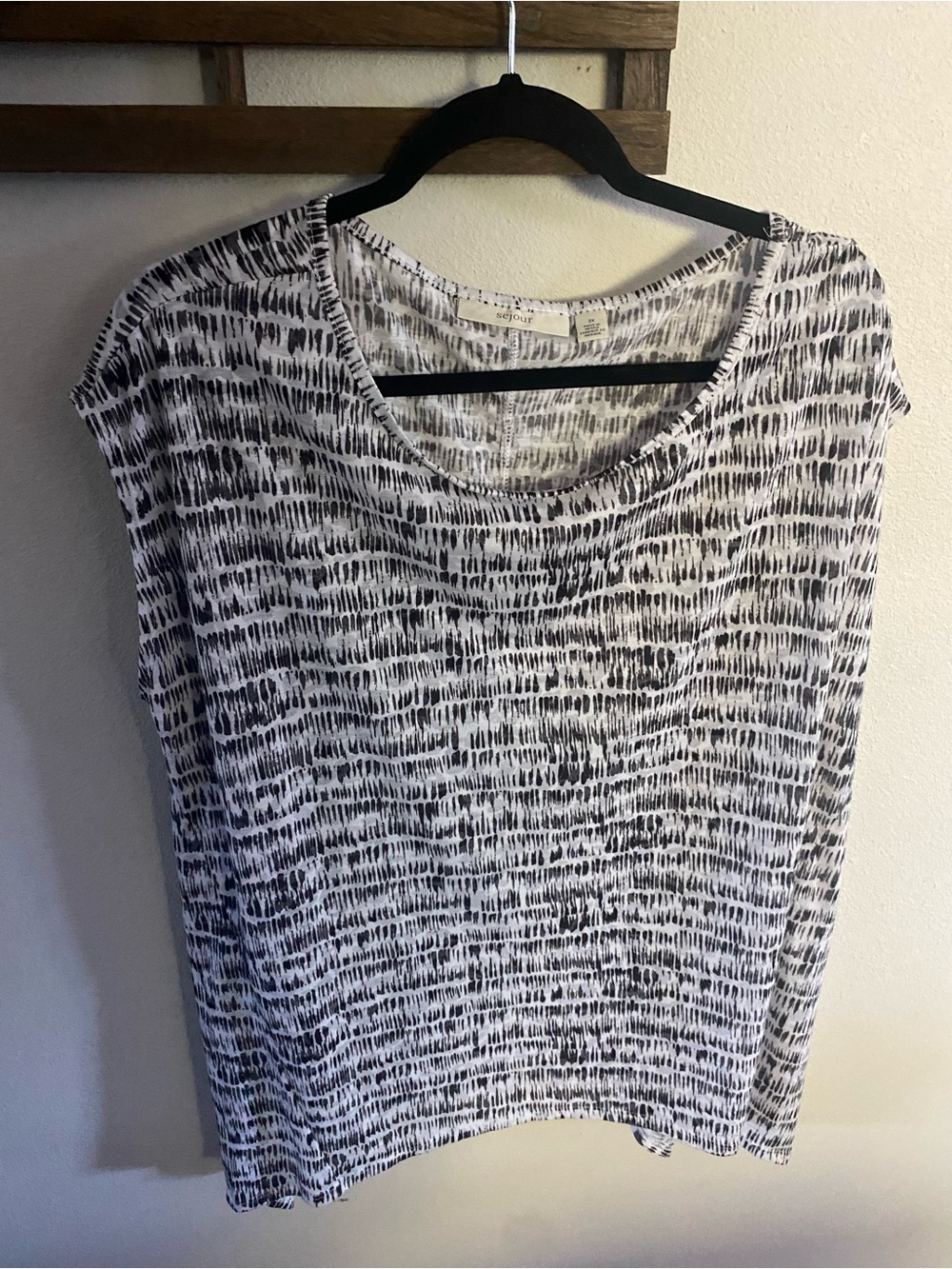 Sejour Black and White Abstract Stripe Short Sleeve Tee Size 3xl